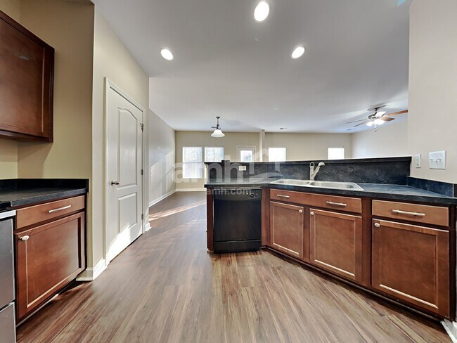 Photo - 3048 Adventure Way