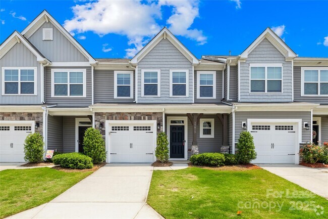 Building Photo - 15013 Savannah Hall Dr Rental
