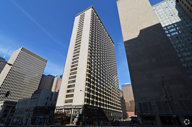 Building Photo - 535 N Michigan Ave Unit 2710 Rental
