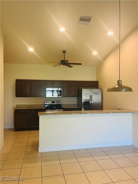 Building Photo - 3022 SE Santa Barbara Pl