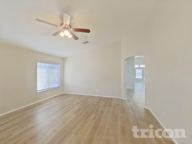 Photo - 8529 W Hughes Dr