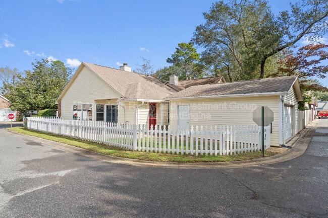 Photo - 110 Parkwood Dr