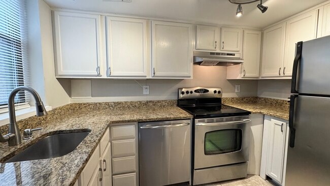 Photo - 1661 Park Rd NW Unit B2