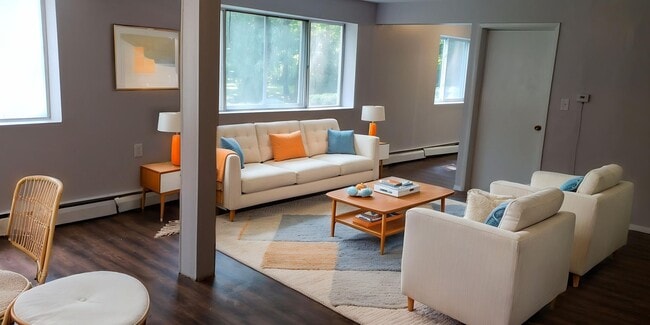Photo - 138 Woodhill Dr Unit Apartment 10