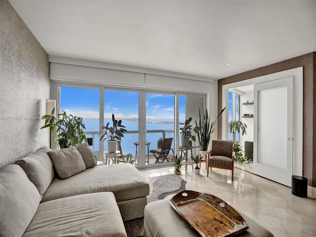 Building Photo - 2451 Brickell Ave Rental