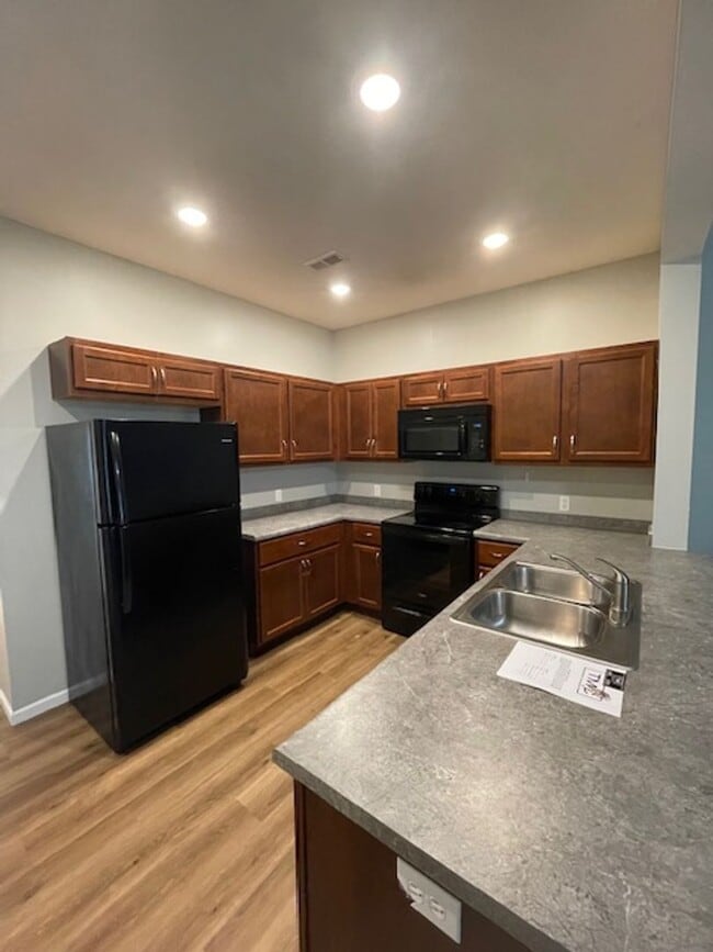 Photo - 208 Tyler St Unidad B