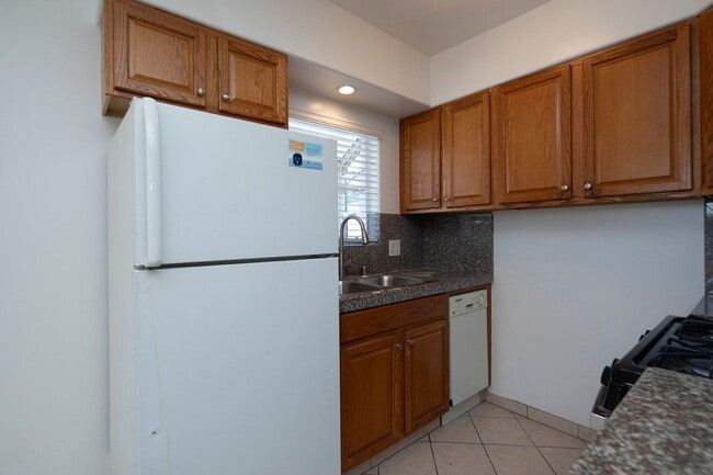 Photo - 1Br in Carlsbad with Parking ~ Less than a Mile from the Beach! Unit 947-B