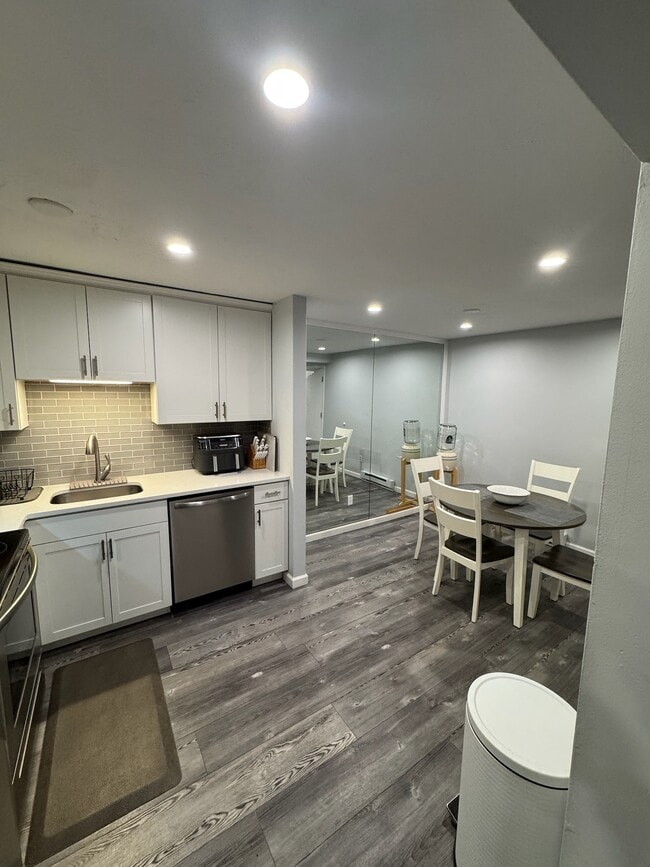 Photo - 30 Parish Pathe Unit 30