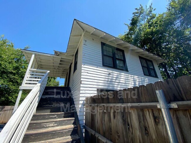 Photo - 119 NW 27th St