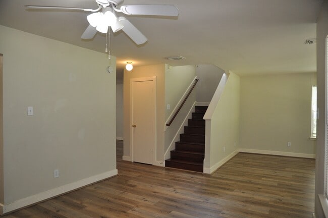 Photo - 20734 Settlers Lake Cir N