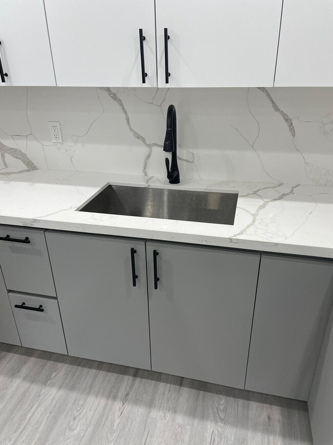 Kitchen Sink - 1110 SW 31st St