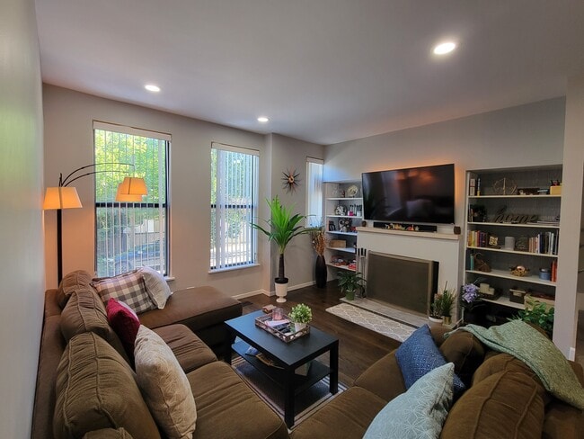 Livingroom with 65 Inch Smart TV