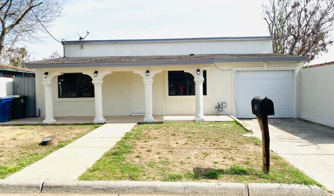 Building Photo - 115 S Urbahn Ave Rental