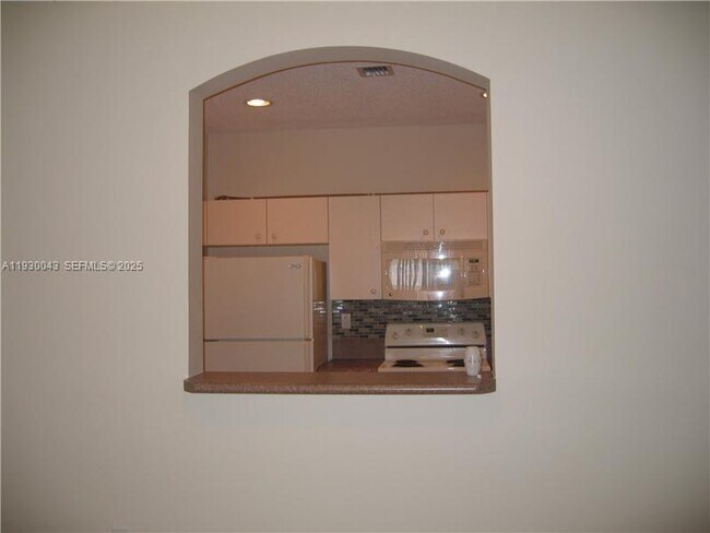 Photo - 2271 NE 42nd Cir