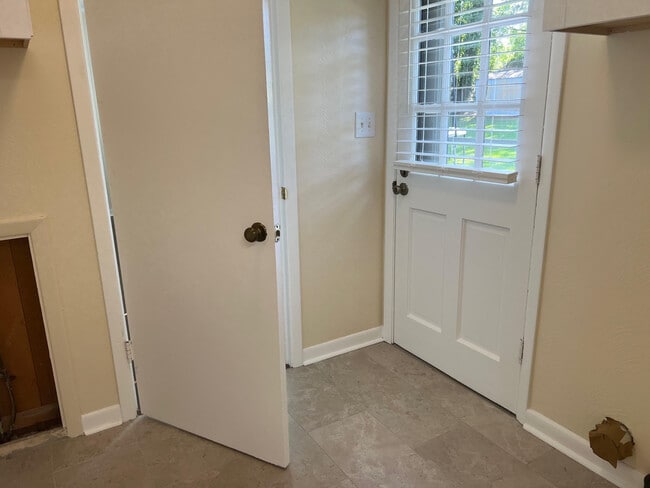Photo - 1711 Pennylane SE