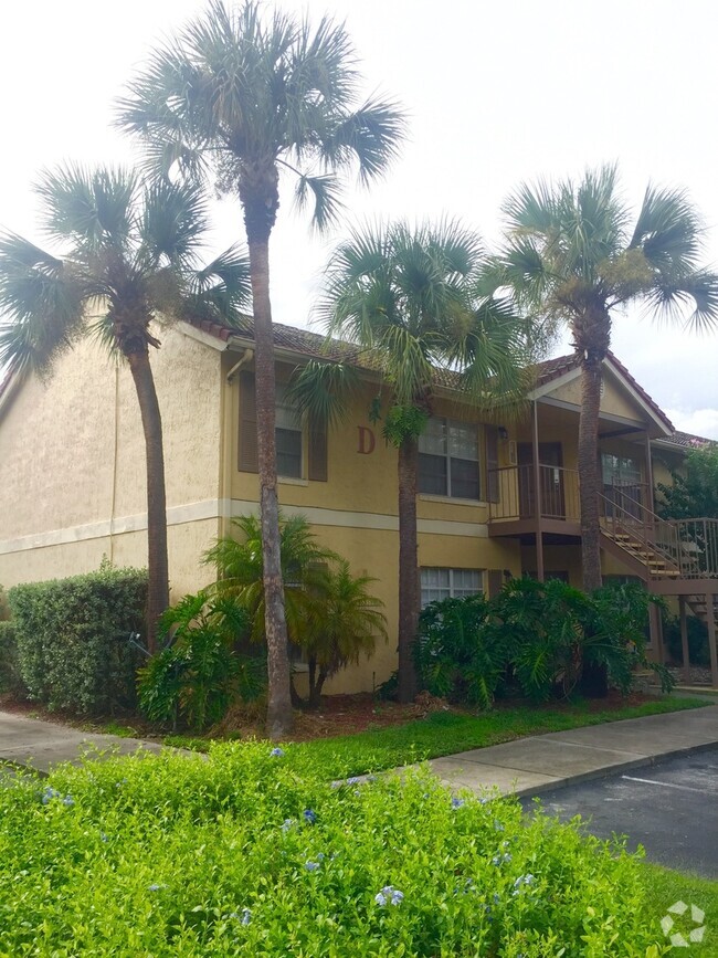 Building Photo - RENT BY JANUARY 15th AND RECEIVE HALF OFF ... Unit D101 Rental