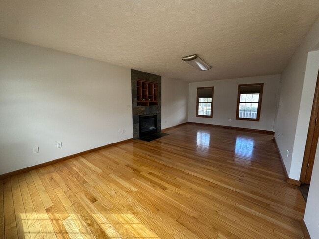 Photo - 2047 Parkside Dr
