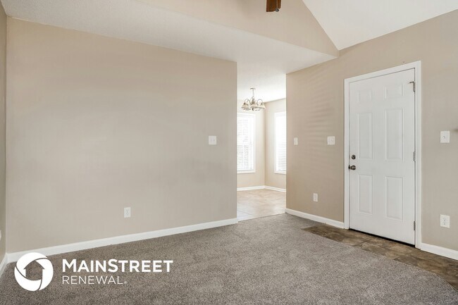 Photo - 4717 Windbreak Ln House