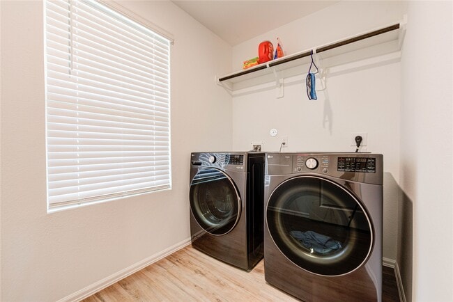 Photo - 1496 Twilight Grn Dr