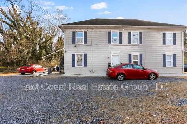 Photo - 157 N Conococheague St