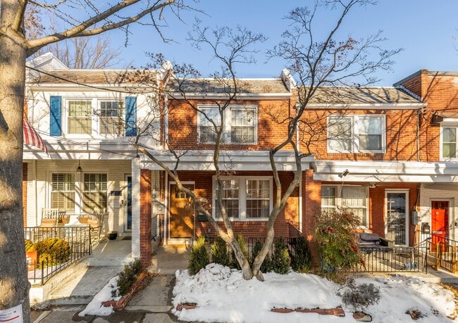 Building Photo - 2205 Observatory Pl NW