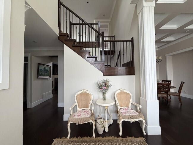 Photo - 16067-16014 14 Ave