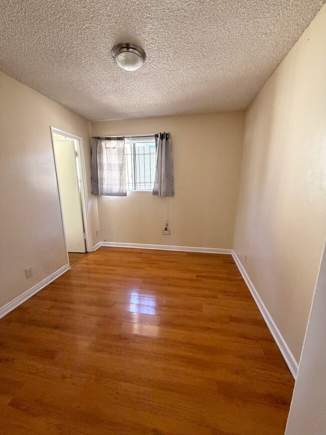 Photo - 1314-1318 W 94th St