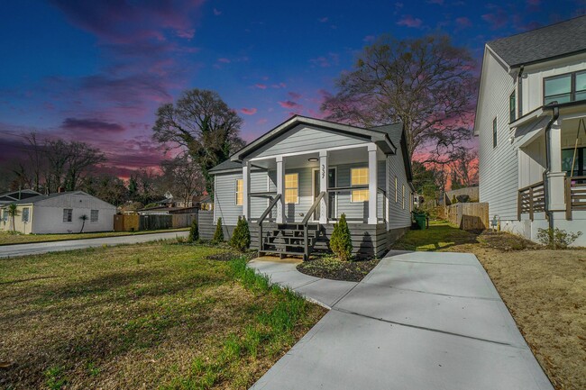 A Cozy 3-Bedroom, 2-Bathroom Renovated Gem... - A Cozy 3-Bedroom, 2-Bathroom Renovated Gem... House