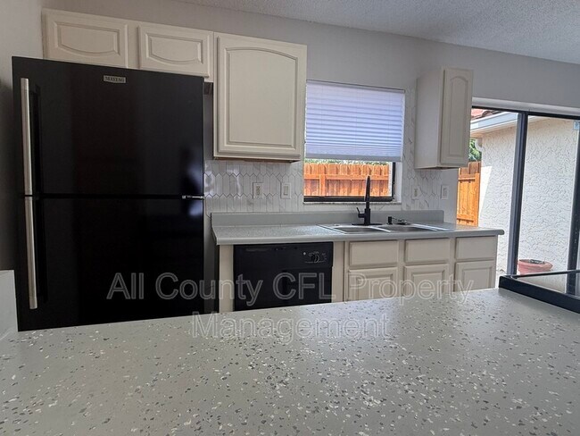 Photo - 1625 Long Ridge Ct