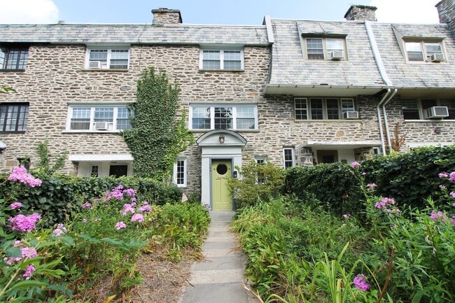 Building Photo - 346 Meehan Ave