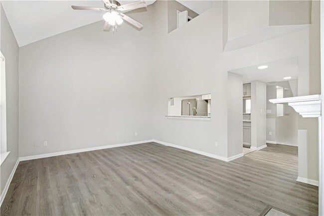 Photo - 204 Ivy Green Ln SE