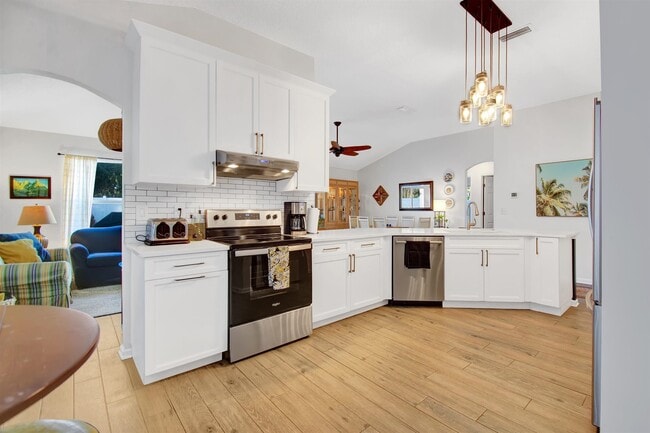 Photo - 880 Oak Arbor Cir