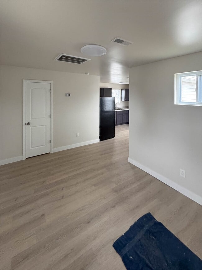 Photo - 2000 Meridian Ave