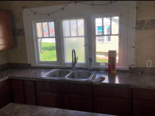 Photo - 220 W Riverside Dr