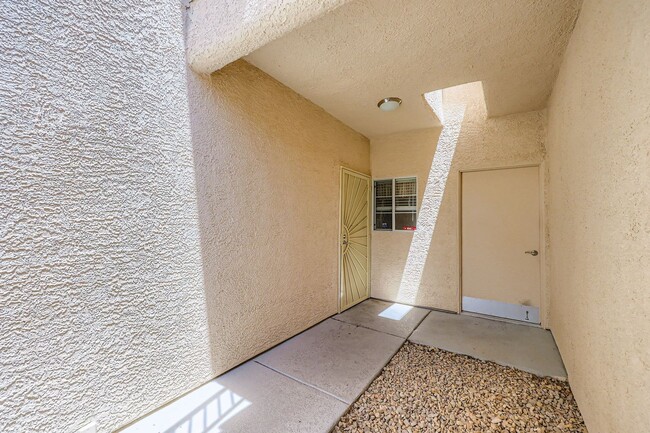75 N Valle Verde Dr