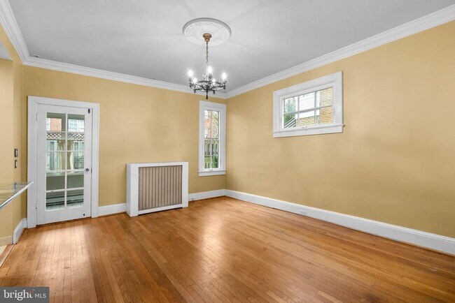 Photo - 3247 38th St NW