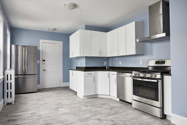 Building Photo - 52 Mansfield St Unit M