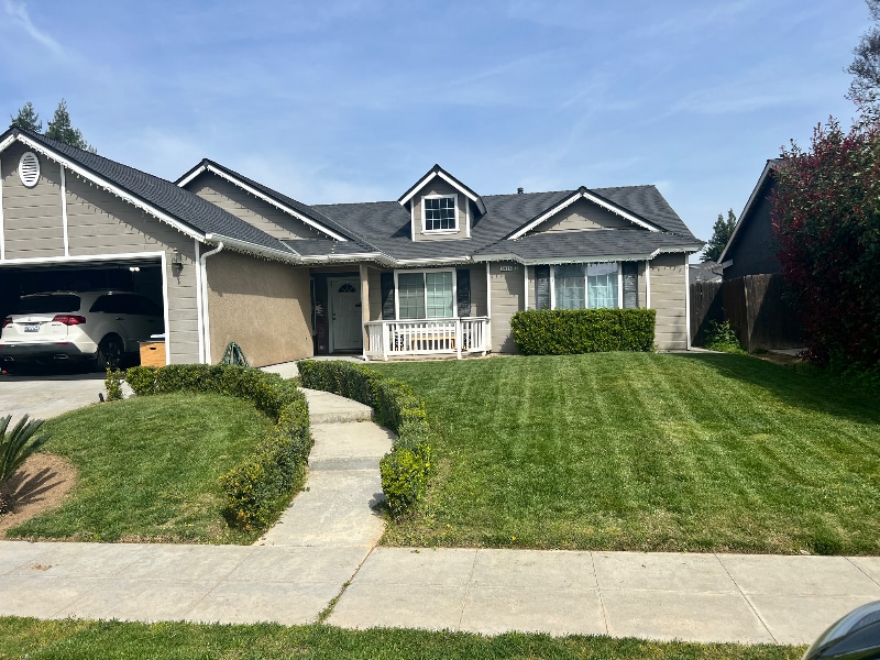 Photo - 5886 W Menlo Ave