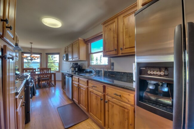 Photo - Beautiful home near bus route Breckenridge! 5 bedrooms and VIEWS!  Flexible Lease Terms