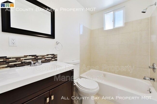 2462 Taylor Ave Unit B