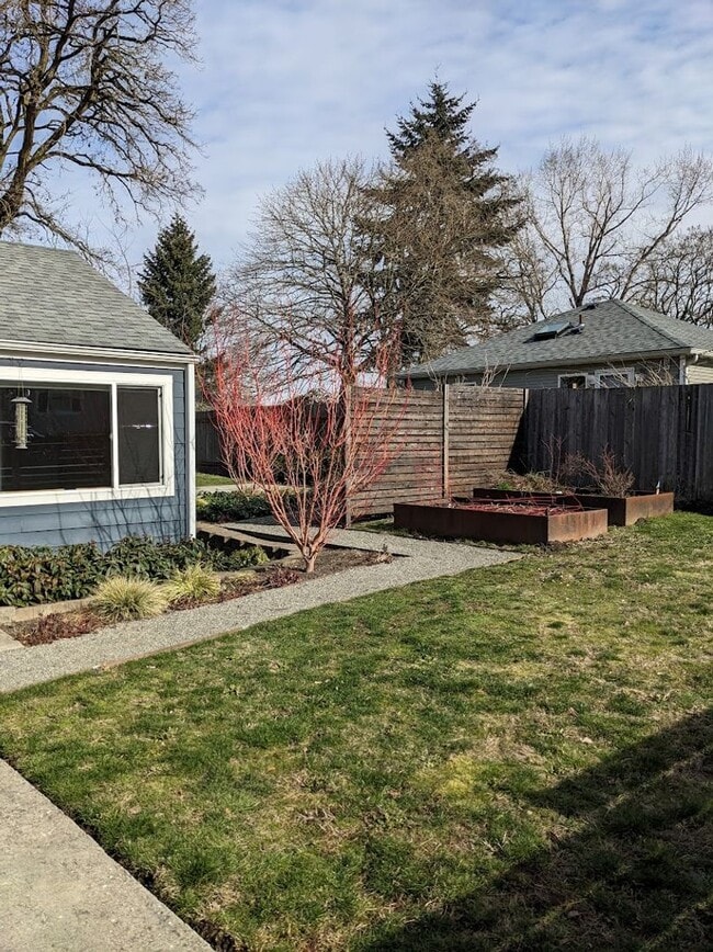 Photo - Lovely 3 Bedroom Skyway Rambler