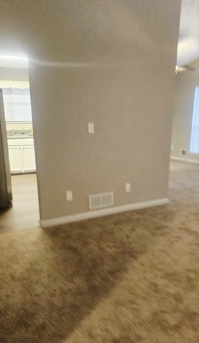 Kitchen to dining room - 1904 Cades Cv