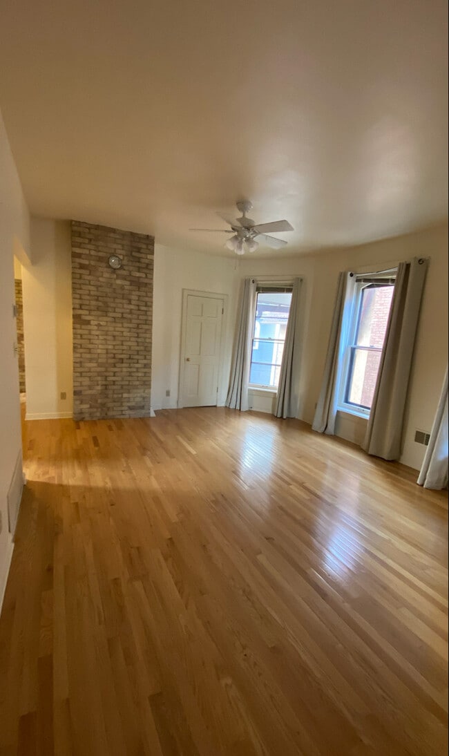 Photo - 1716 N Farwell Ave