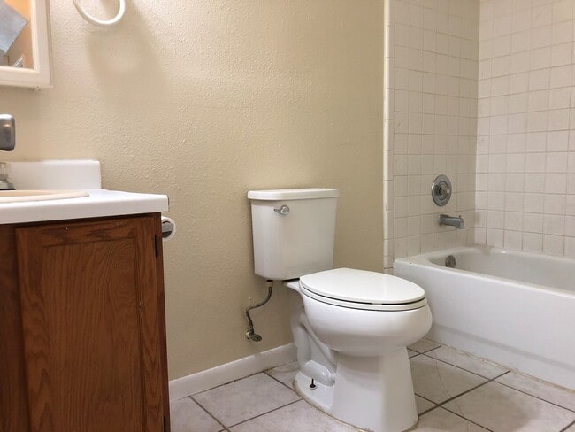 Photo - 7543 Windsor Oaks
