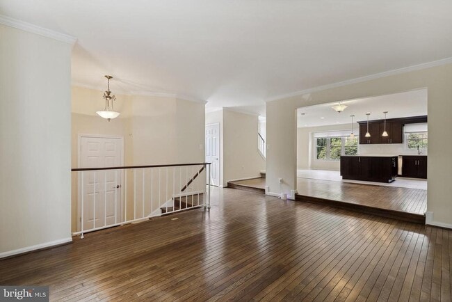 Photo - 7230 Taveshire Wy