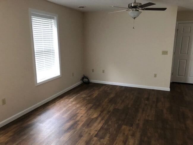 Photo - 33 Rudd Farm Dr Apartamentos Unidad #10 - Second Floor Right