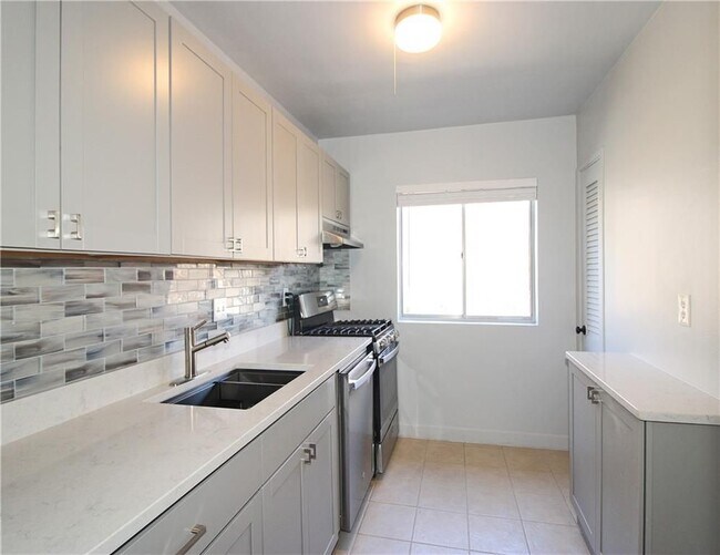 Photo - 91 Rumson Rd NE