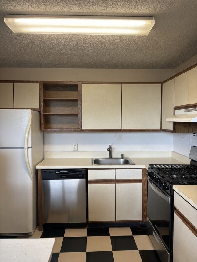 Photo - 1030 E Lancaster Ave Unit RH 612