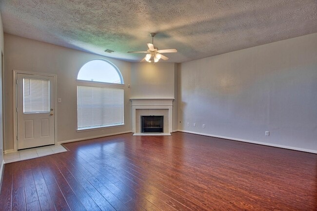 Photo - 6715 Village Bridge Dr