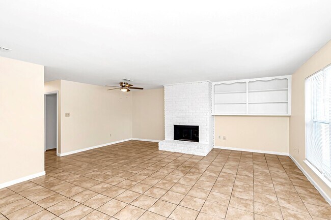 Photo - 3 Bedroom Condo on Jefferson Park